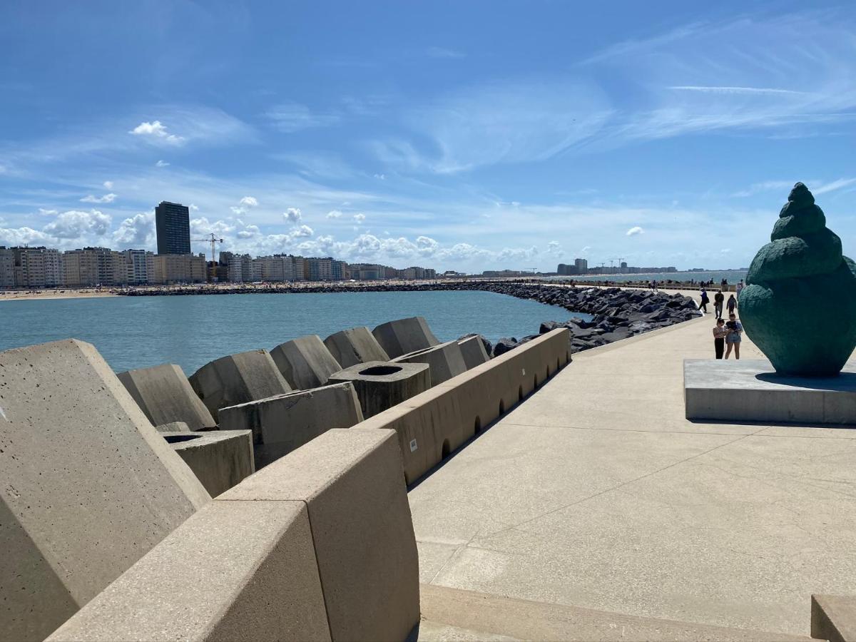 Apartment Panoramic View On Beach, Ships, Sea - Place To Be