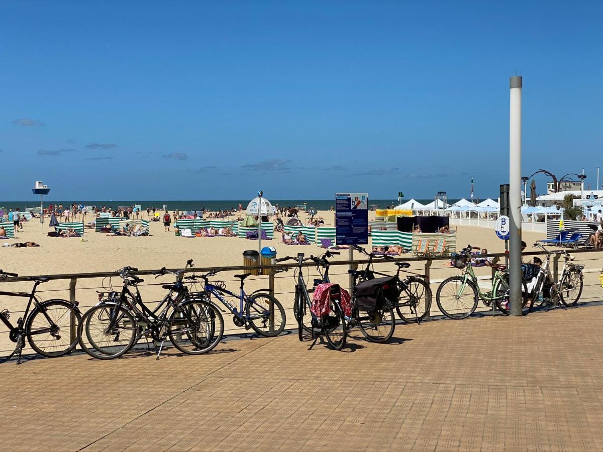 Panoramic View On Beach, Ships, Sea - Place To Be Apartment Ostend